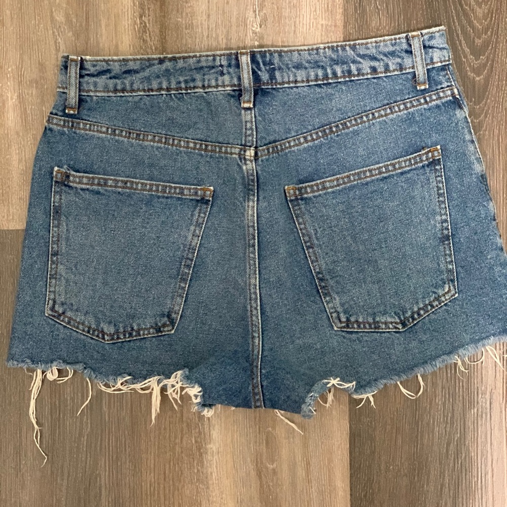 ❤️F21 Demin Cut Offs - Picture 2 of 9
